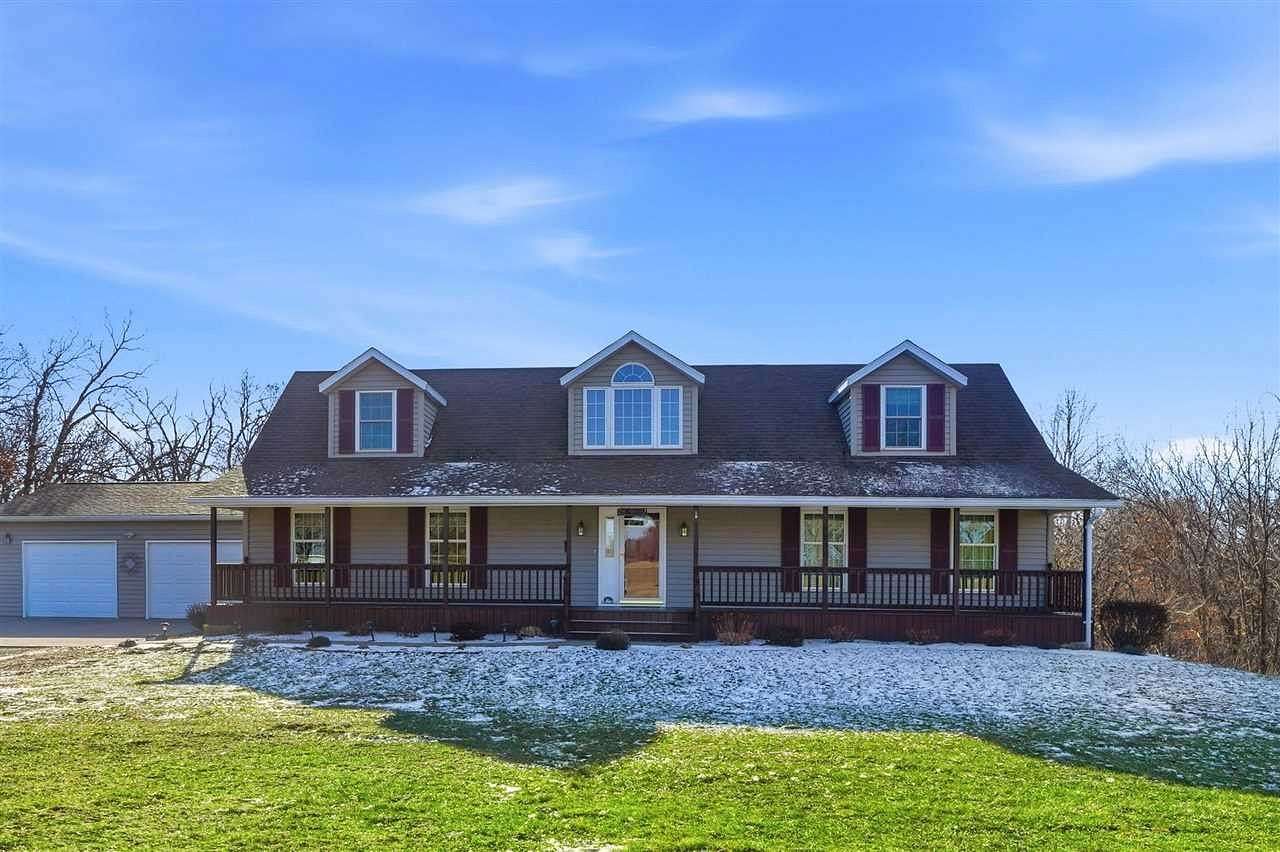 7.74 Acres of Residential Land with Home for Sale in Columbus Junction, Iowa