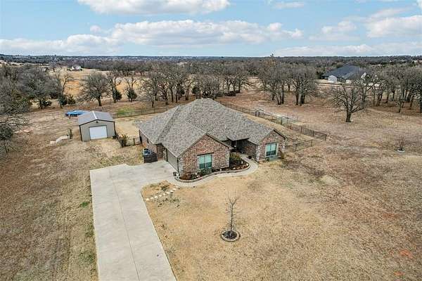 5.2 Acres of Residential Land with Home for Sale in McLoud, Oklahoma