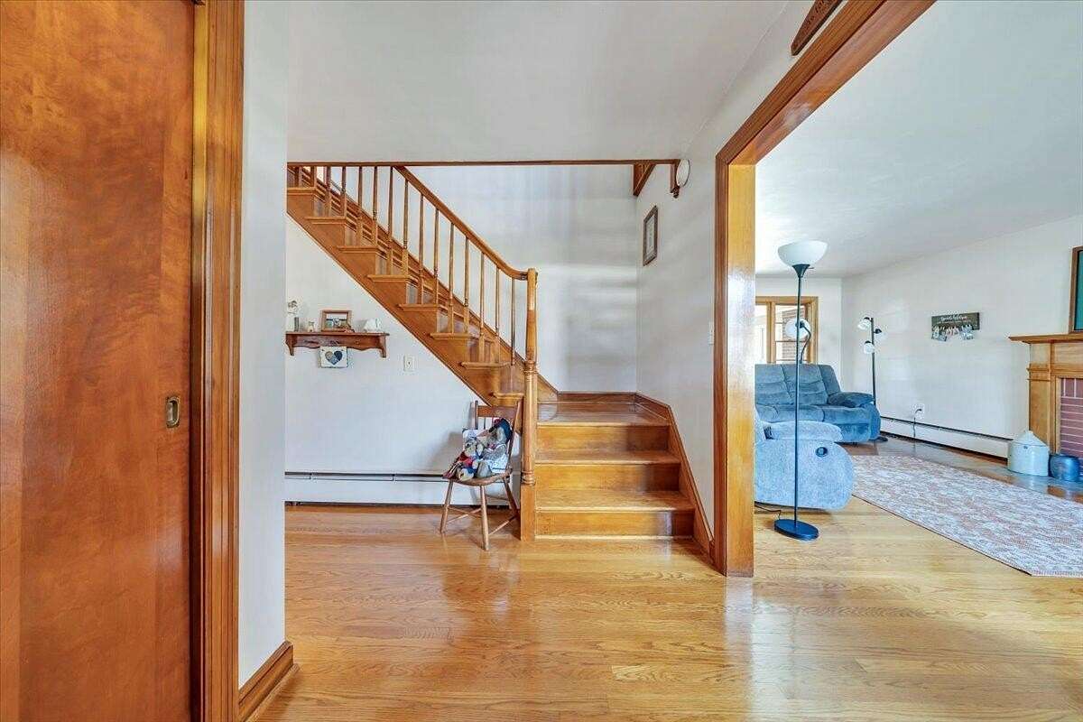 3.16 Acres of Residential Land with Home for Sale in Roanoke, Virginia