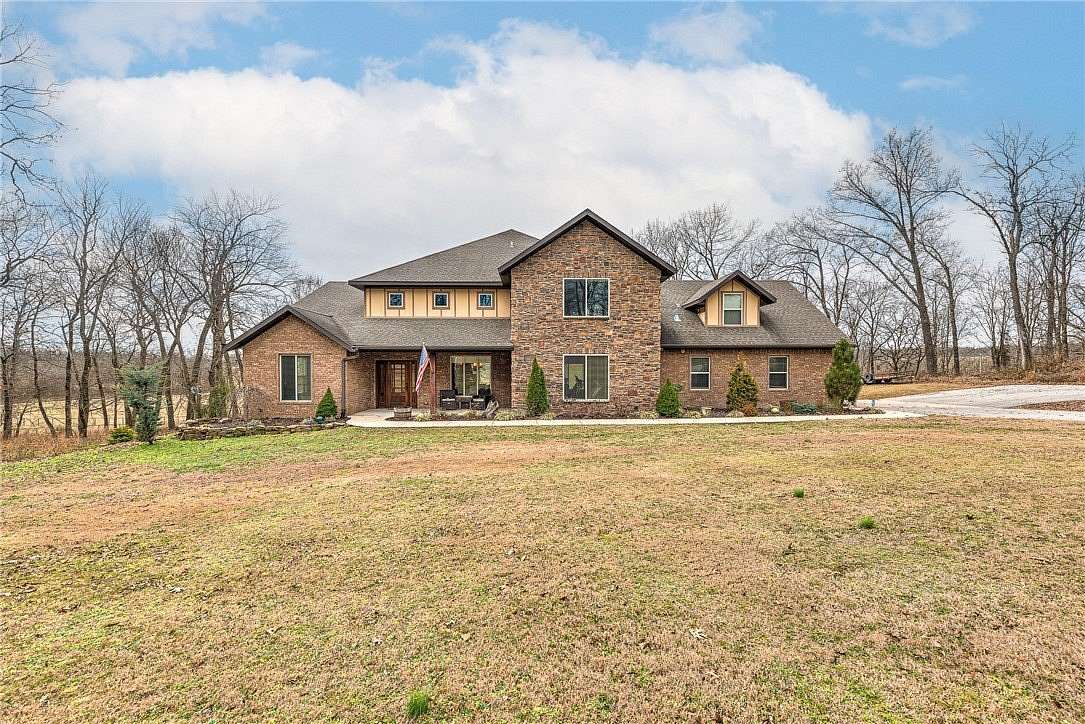 9 Acres of Land with Home for Sale in Bentonville, Arkansas