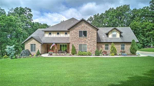9 Acres of Land with Home for Sale in Bentonville, Arkansas