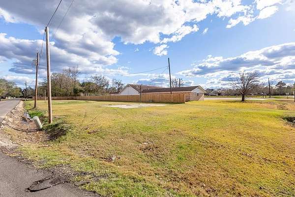0.52 Acres of Mixed-Use Land for Sale in Huntington, Texas