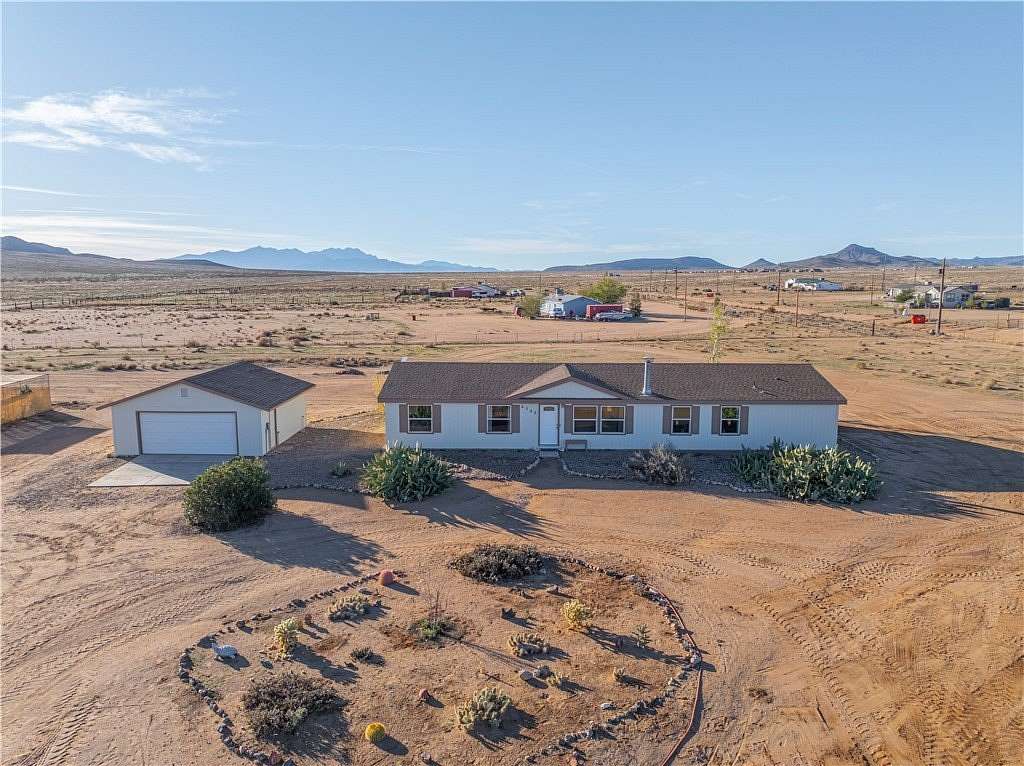 5 Acres of Residential Land with Home for Sale in Kingman, Arizona