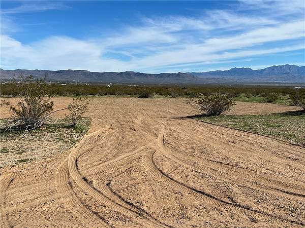 2.35 Acres of Residential Land for Sale in Golden Valley, Arizona