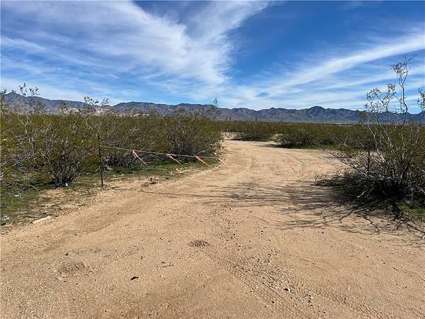 2.49 Acres of Land for Sale in Golden Valley, Arizona