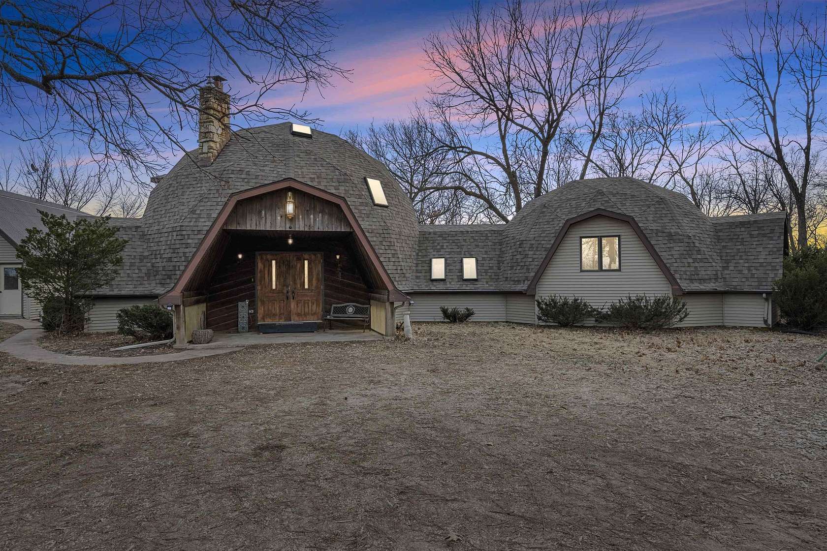 16.3 Acres of Land with Home for Sale in Dubuque, Iowa