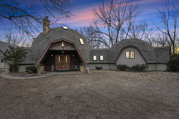 16.3 Acres of Land with Home for Sale in Dubuque, Iowa