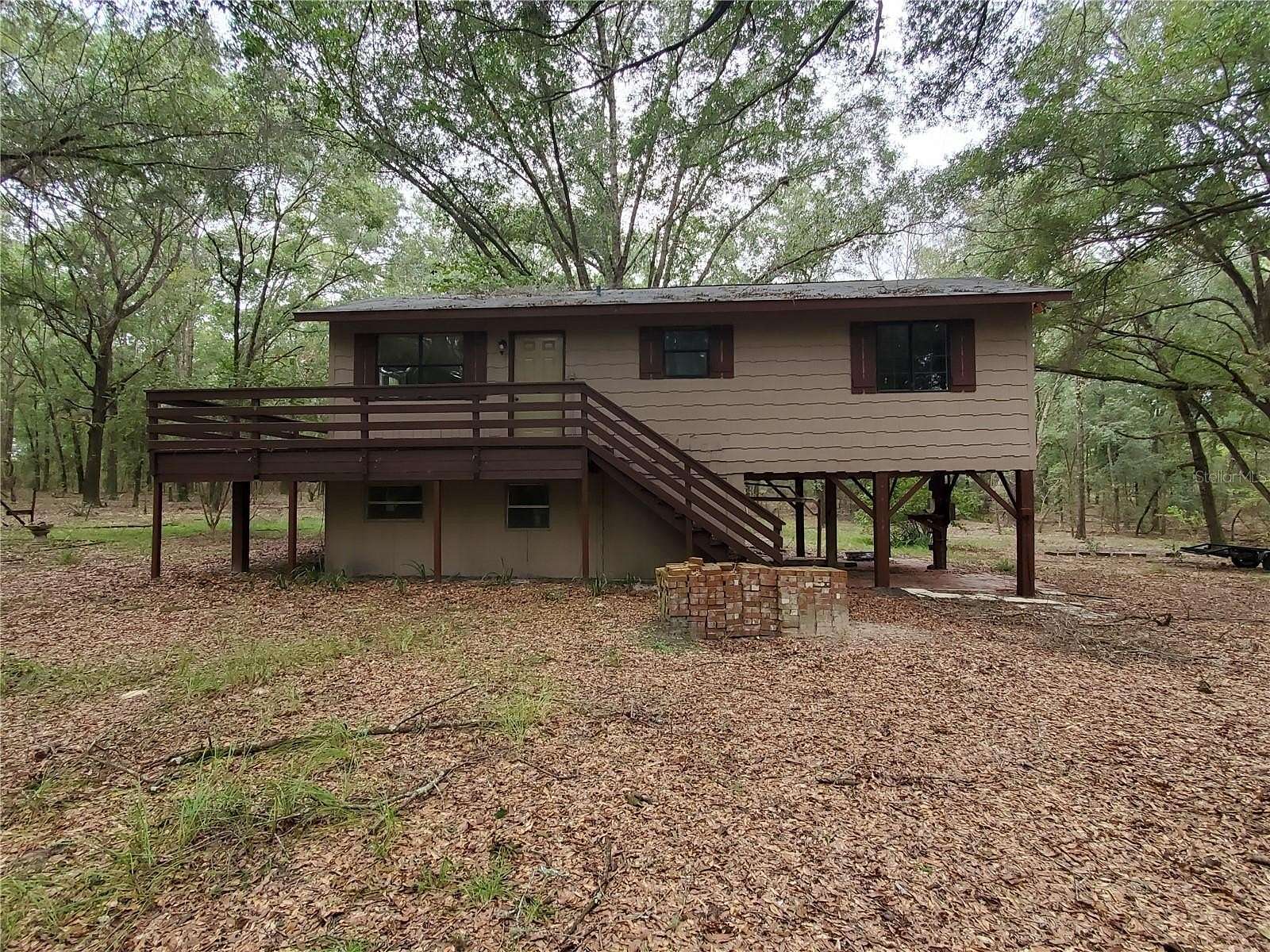 10 Acres of Land with Home for Lease in Trenton, Florida