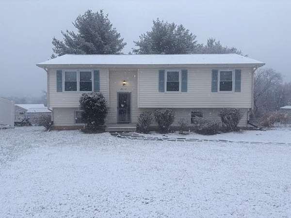 24 Acres of Land with Home for Lease in Roanoke, Virginia