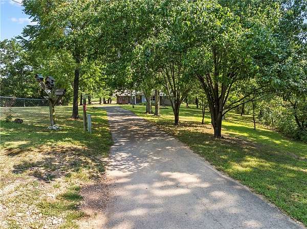 28.7 Acres of Land with Home for Sale in Omaha, Arkansas