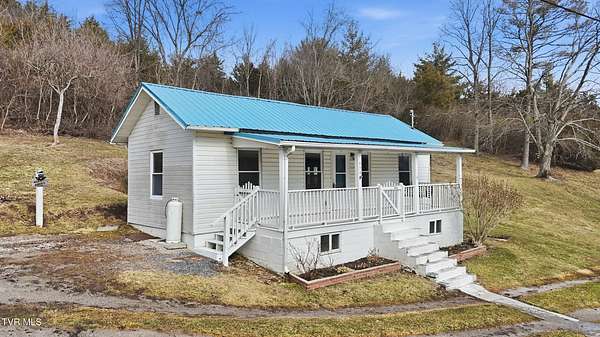 7 Acres of Residential Land with Home for Sale in Lebanon, Virginia