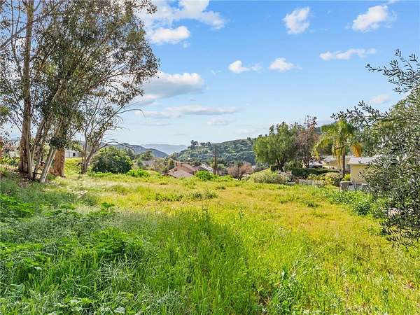 0.93 Acres of Land for Sale in Castaic, California