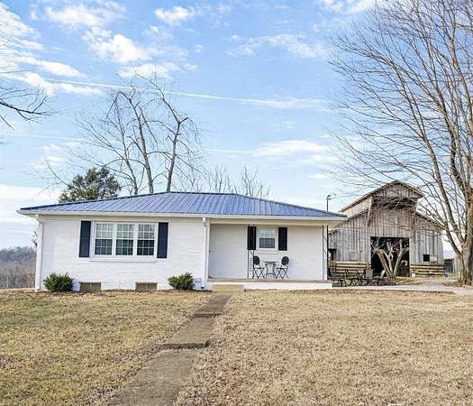 4.64 Acres of Land with Home for Sale in Hestand, Kentucky