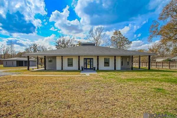 1.84 Acres of Residential Land with Home for Sale in Gonzales, Louisiana