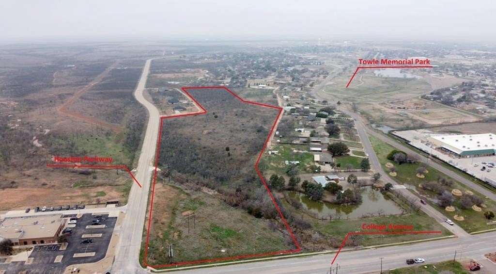 18 Acres of Mixed-Use Land for Sale in Snyder, Texas