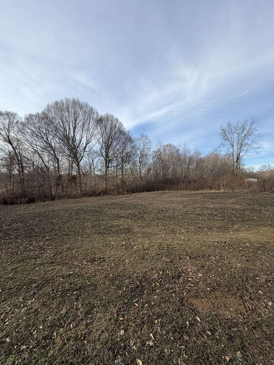 7.69 Acres of Residential Land for Sale in Ashland City, Tennessee