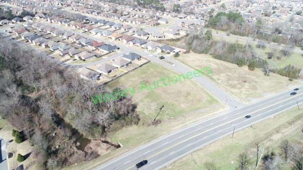 1.29 Acres of Mixed-Use Land for Auction in Little Rock, Arkansas