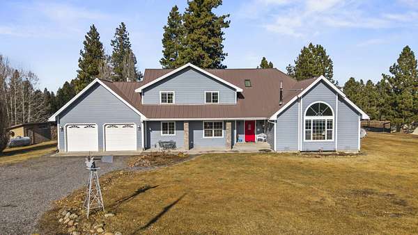 20 Acres of Agricultural Land with Home for Sale in Chiloquin, Oregon