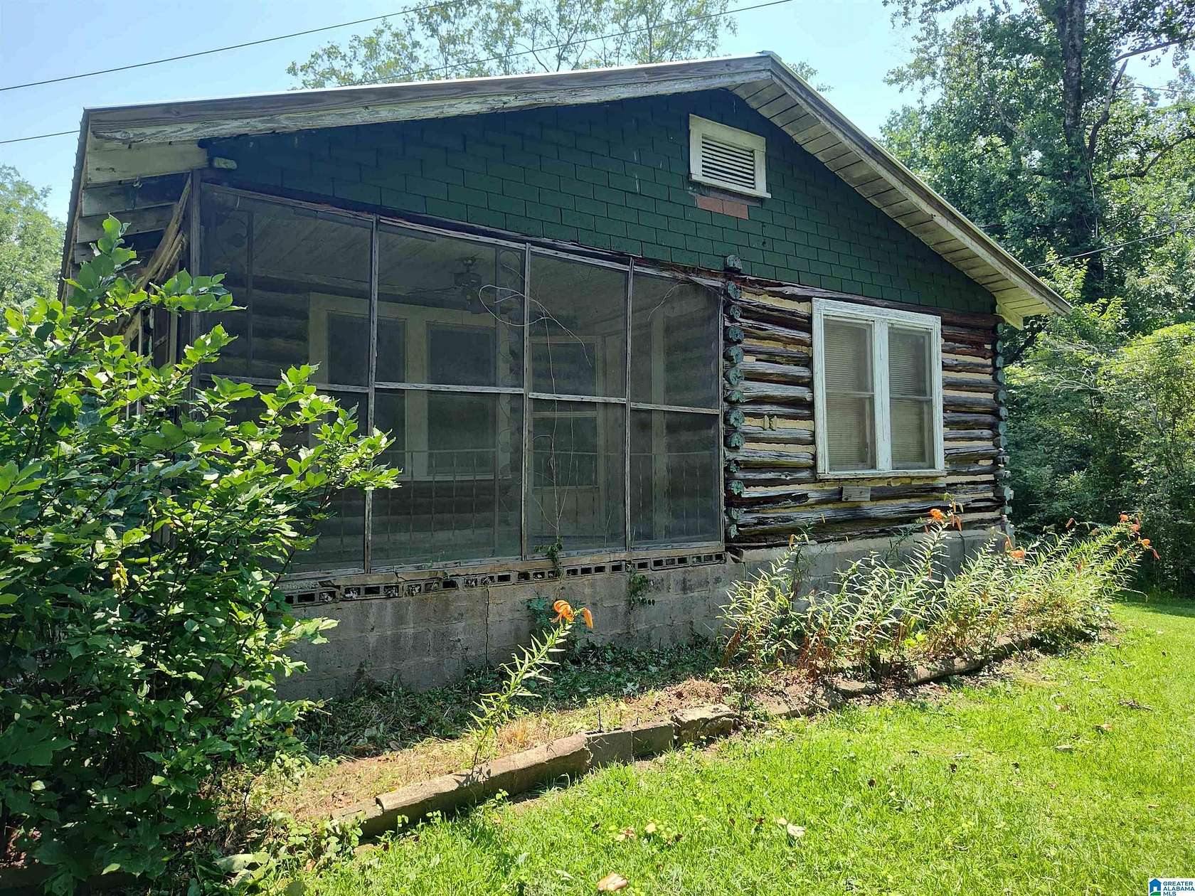 5 Acres of Residential Land with Home for Sale in Sylacauga, Alabama