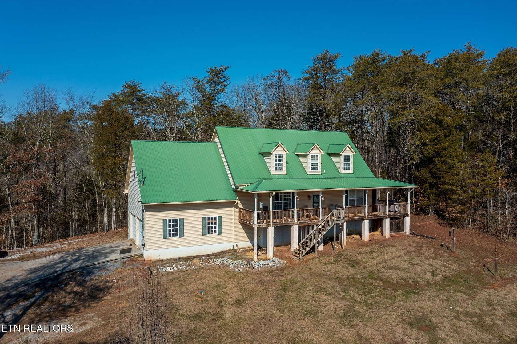 4.33 Acres of Residential Land with Home for Sale in Strawberry Plains, Tennessee