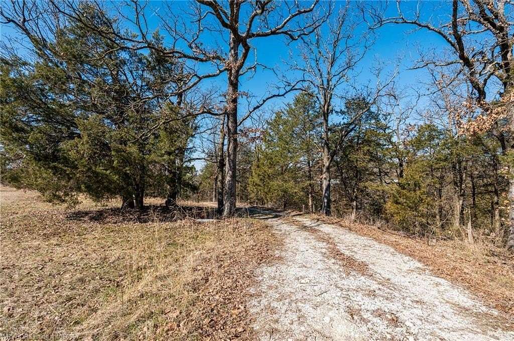 19 Acres of Recreational & Residential Land for Sale in Lavaca, Arkansas