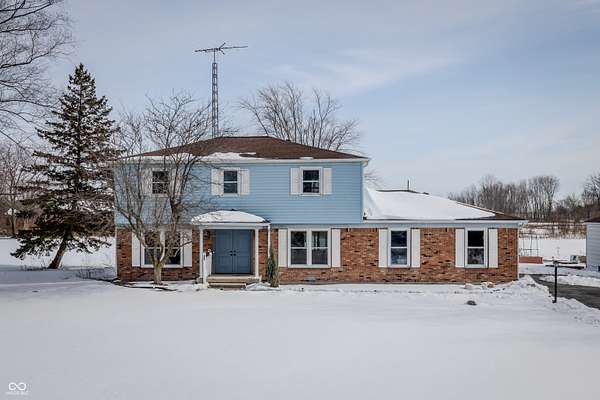 2.67 Acres of Residential Land with Home for Sale in Elwood, Indiana