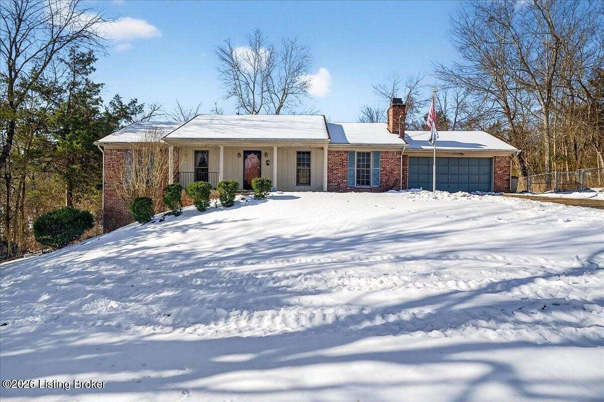 11.1 Acres of Land with Home for Sale in Coxs Creek, Kentucky