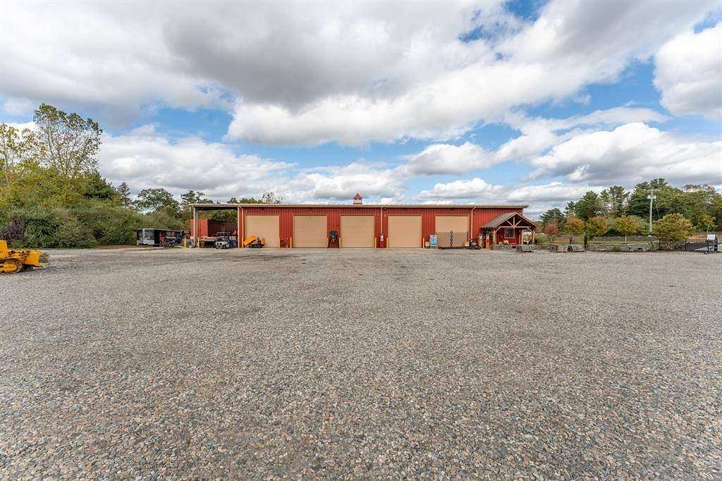 4.53 Acres of Improved Commercial Land for Sale in Pomfret, Connecticut