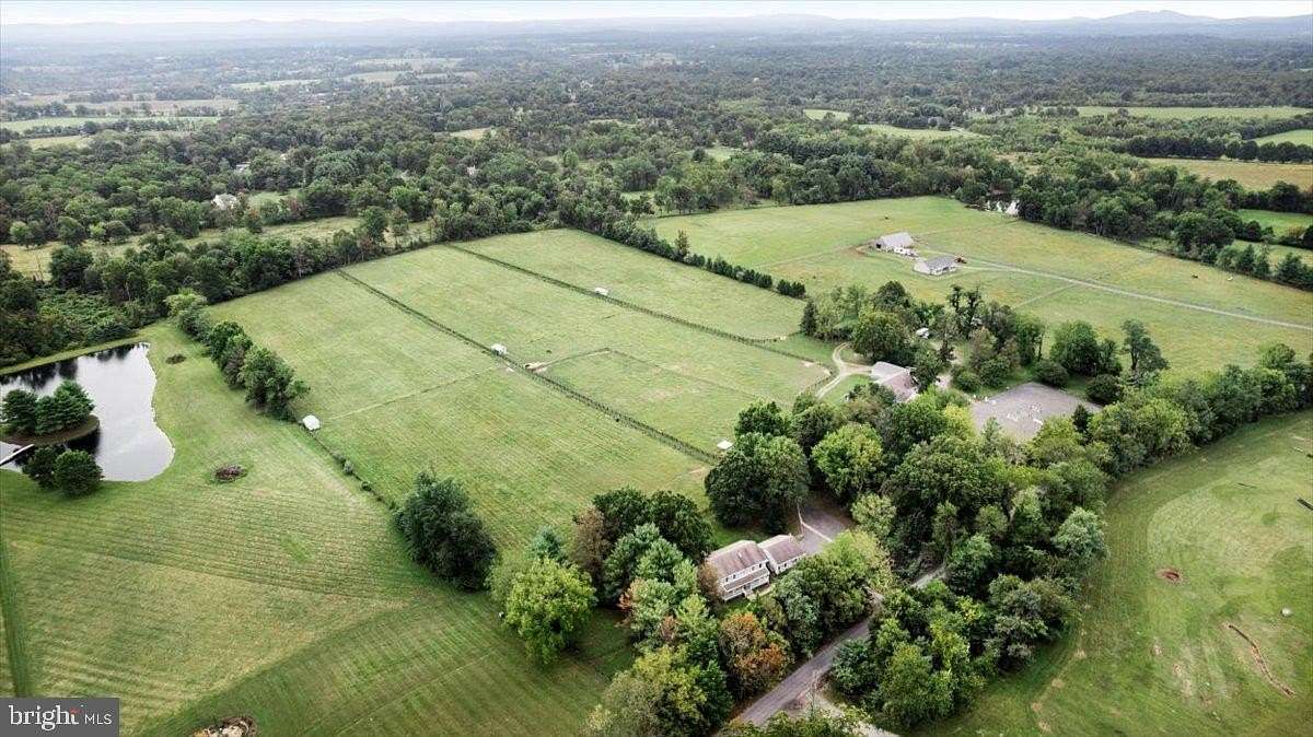 22 Acres of Agricultural Land with Home for Sale in Bluemont, Virginia