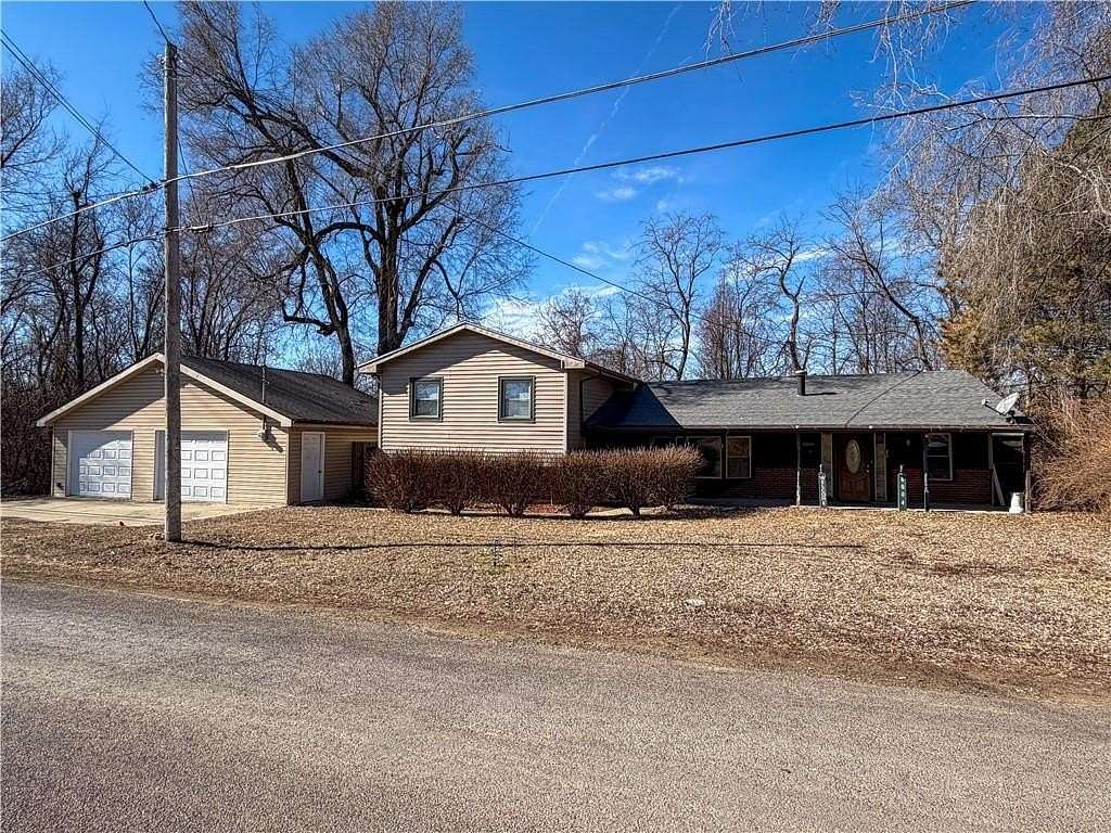 1.73 Acres of Residential Land with Home for Sale in St. Joseph, Missouri