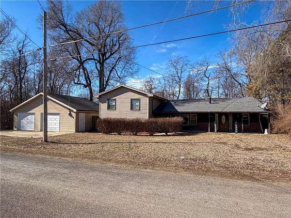 1.73 Acres of Residential Land with Home for Sale in St. Joseph, Missouri