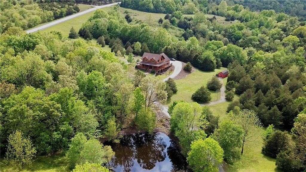 12 Acres of Land with Home for Sale in Eureka Springs, Arkansas