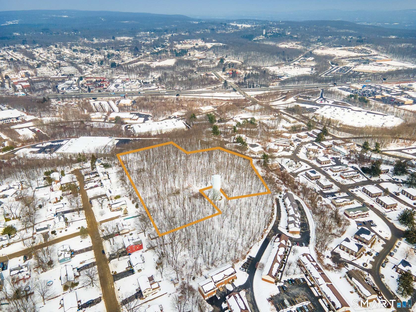 9 Acres of Residential Land for Sale in Waterbury, Connecticut