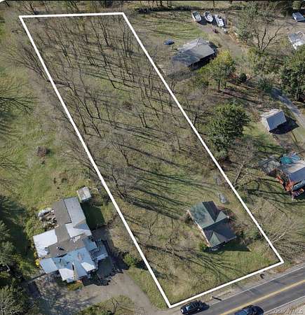 1 Acre of Residential Land for Sale in Greenlawn, New York
