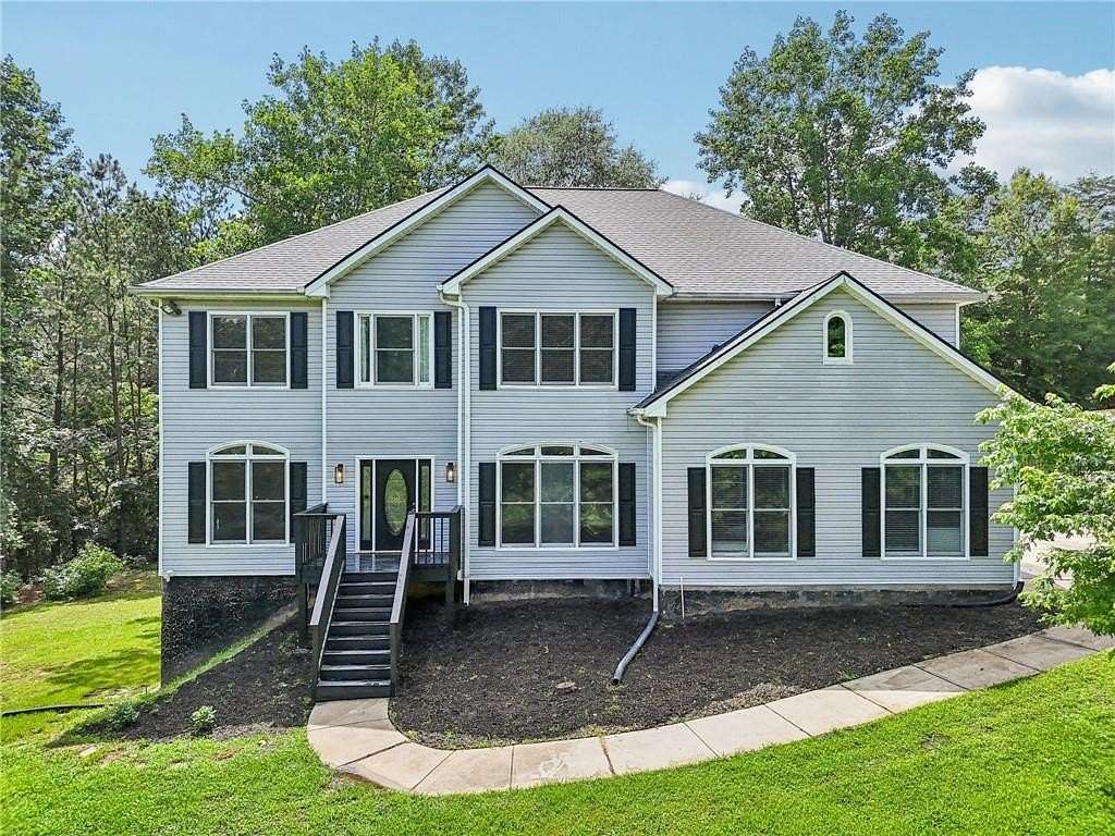 5.54 Acres of Residential Land with Home for Sale in Hoschton, Georgia