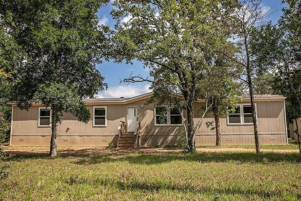2.5 Acres of Land with Home for Sale in Carmine, Texas