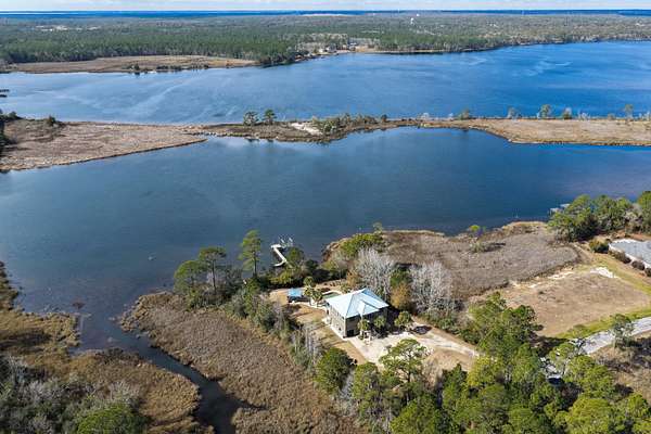 2 Acres of Residential Land with Home for Sale in Milton, Florida