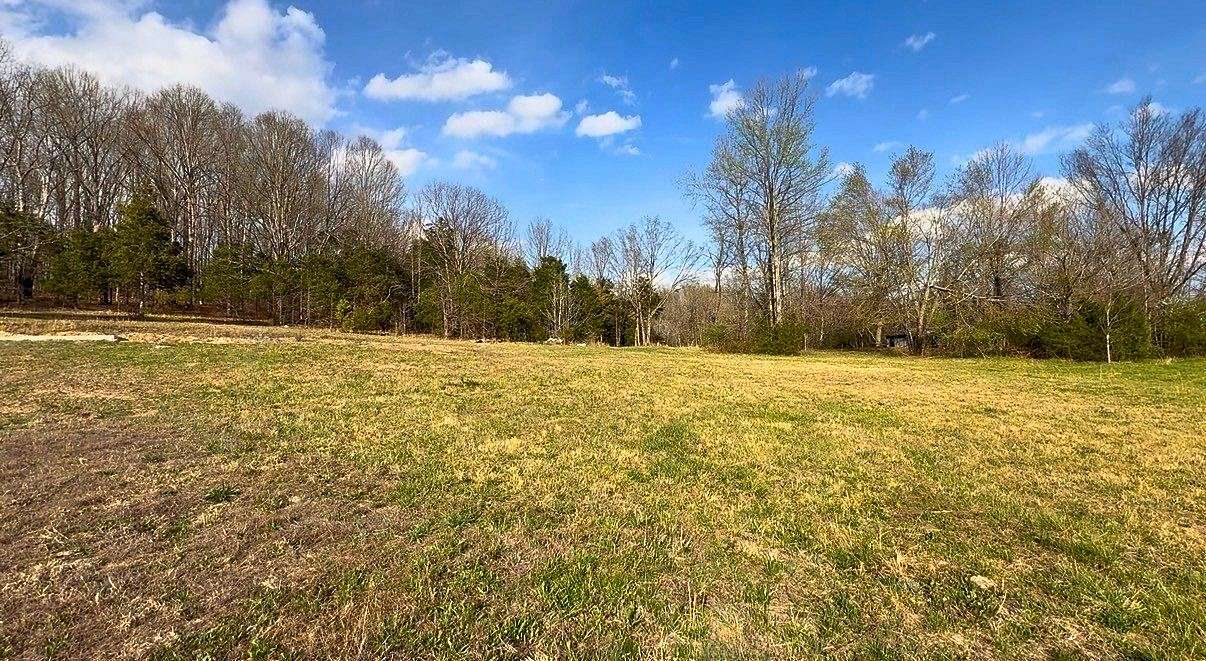 2.76 Acres of Residential Land for Sale in Westmoreland, Tennessee