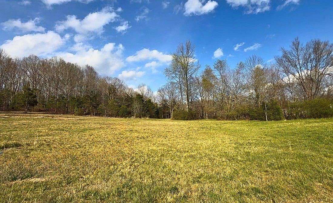 2.76 Acres of Residential Land for Sale in Westmoreland, Tennessee