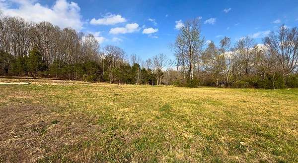 2.76 Acres of Residential Land for Sale in Westmoreland, Tennessee