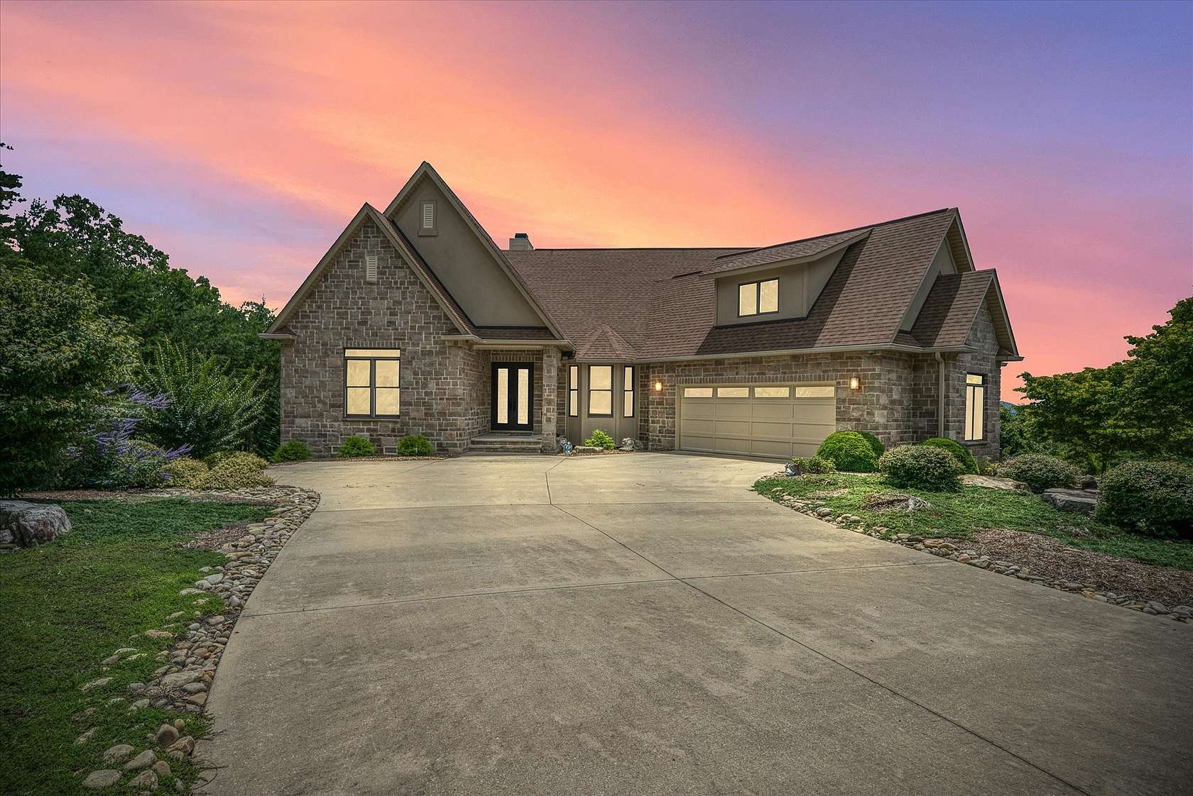 1.55 Acres of Residential Land with Home for Sale in Crossville, Tennessee