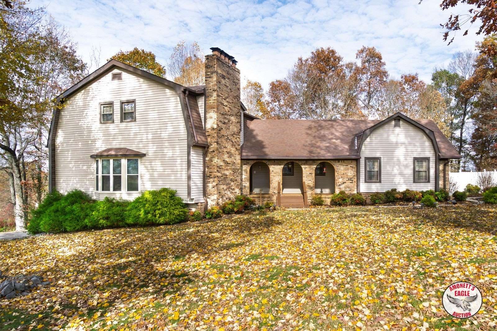 2 Acres of Residential Land with Home for Auction in Red Boiling Springs, Tennessee