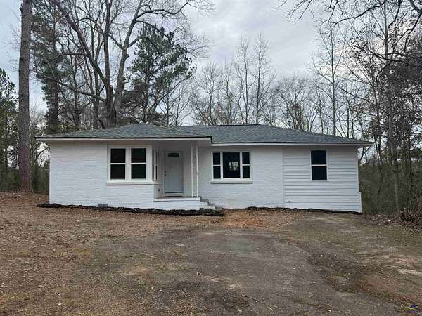 4.26 Acres of Residential Land with Home for Sale in Macon, Georgia