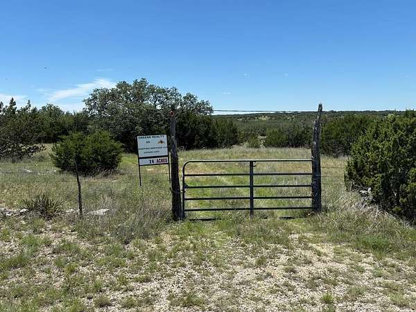 24 Acres of Agricultural Land for Sale in Rocksprings, Texas