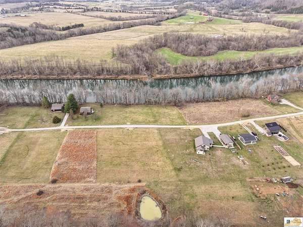 1 Acre of Residential Land for Sale in Burkesville, Kentucky