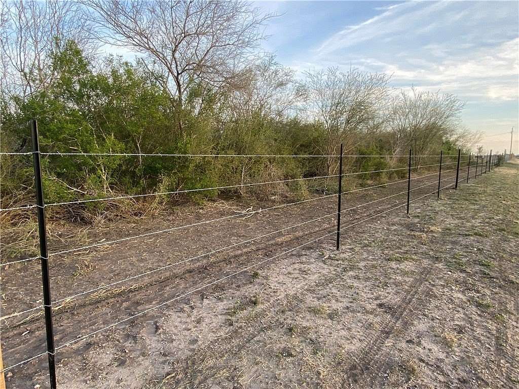 5 Acres of Land for Sale in Orange Grove, Texas