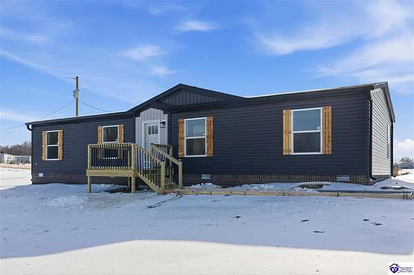 1.52 Acres of Residential Land with Home for Sale in Vine Grove, Kentucky