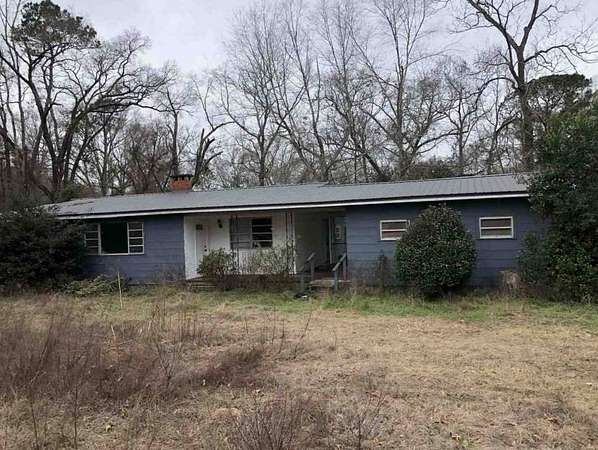 6 Acres of Residential Land with Home for Auction in Ozark, Alabama