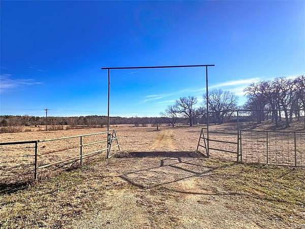16.7 Acres of Land for Sale in LaRue, Texas