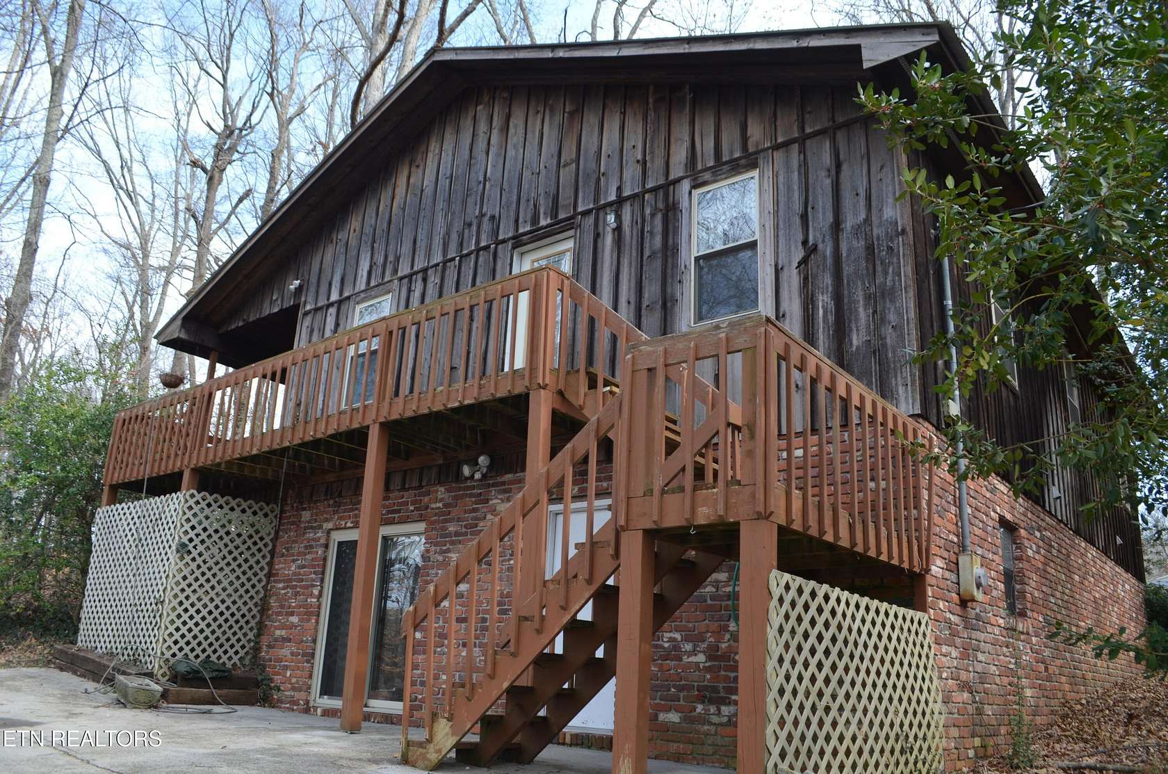 4.9 Acres of Residential Land with Home for Sale in Clinton, Tennessee